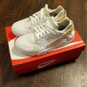 White Nike Huarache Shoes